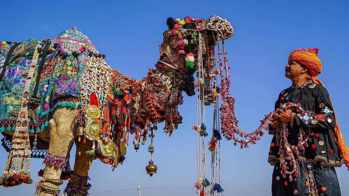 ज़िंदगी के रंगों को अगर महसूस करना चाहते हैं तो चले आइए पुष्कर मेला