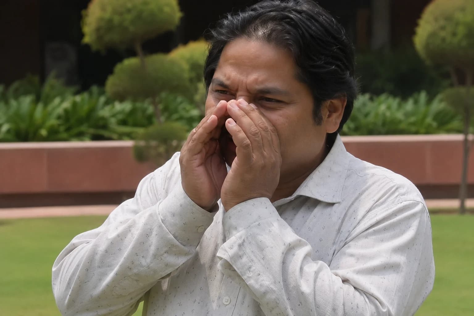 जिंदगी में कोई काम छोटा नहीं होता, संसद में बंदर भगाने का काम कर रहे असलम हैं इसका सशक्त उदाहरण